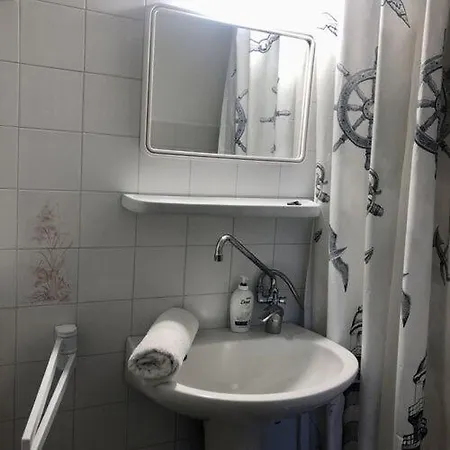 Pensión Aniiza Orvenyes